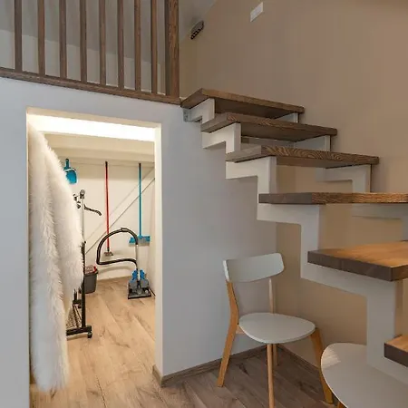 Freedom Avenue By Polo Apartament *