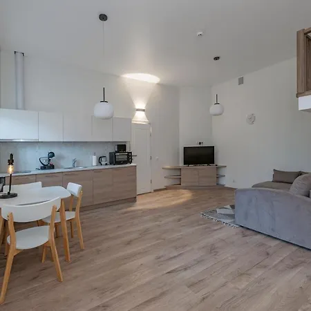 Freedom Avenue By Polo Apartmán